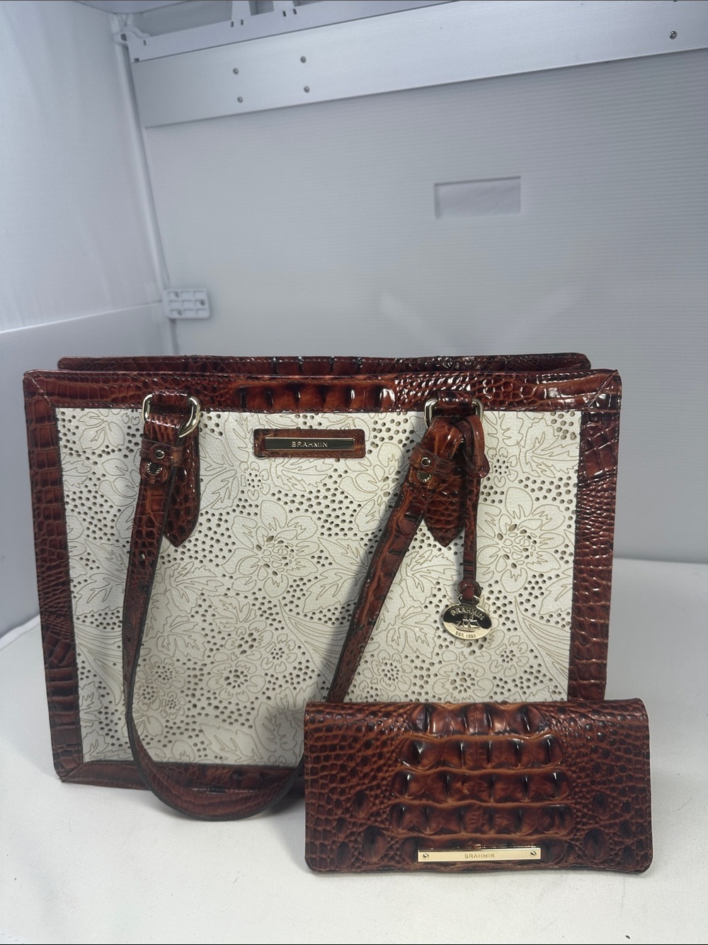 🌻Weekend Sale🌻Brahmin
 Cream Floral Tote with Brown Croc-Trim & Matching Wallet